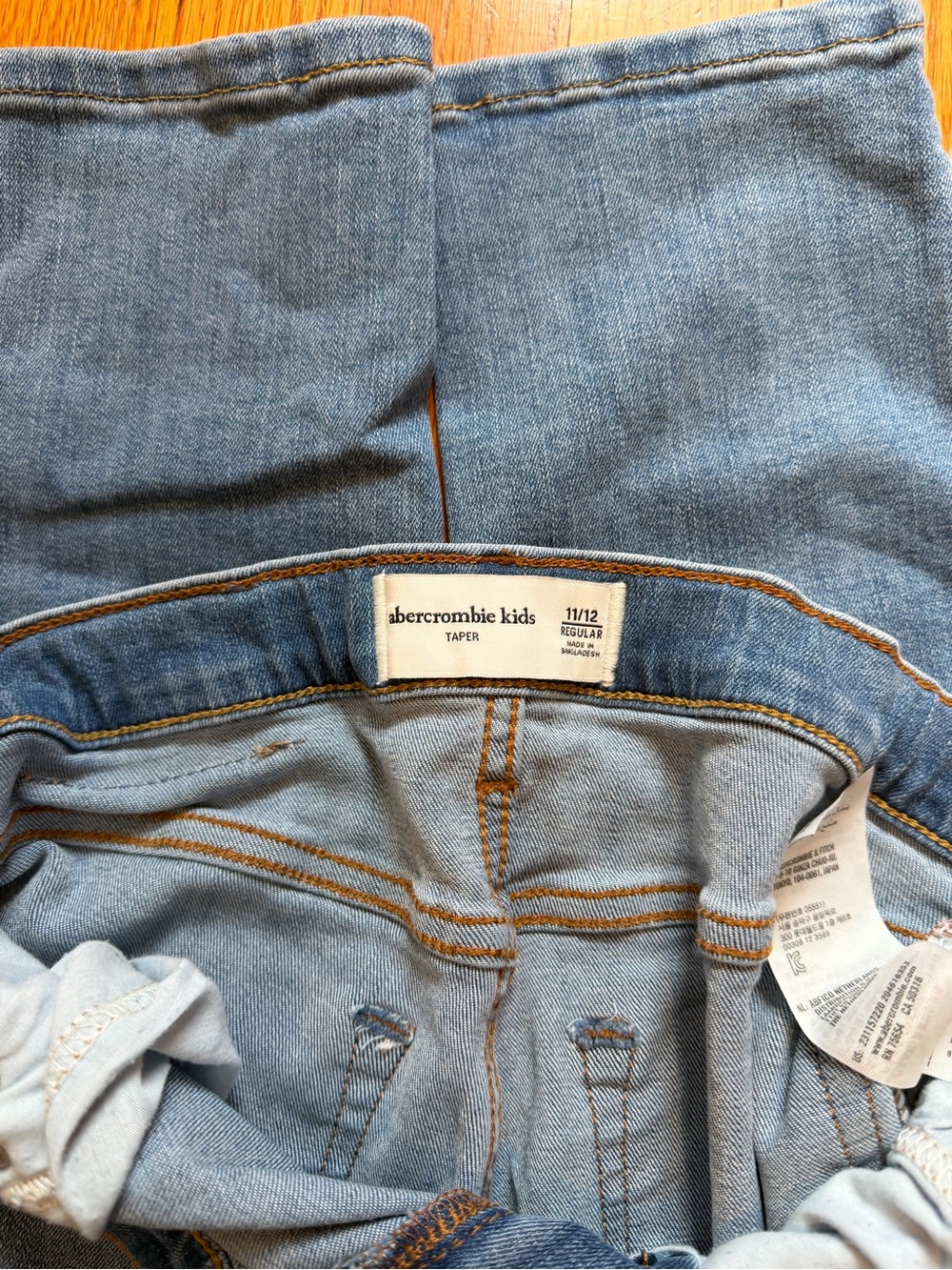 Abercrombie kids Light wash Blue denim taper
11/12R distressed packet style - Picture 5 of 7